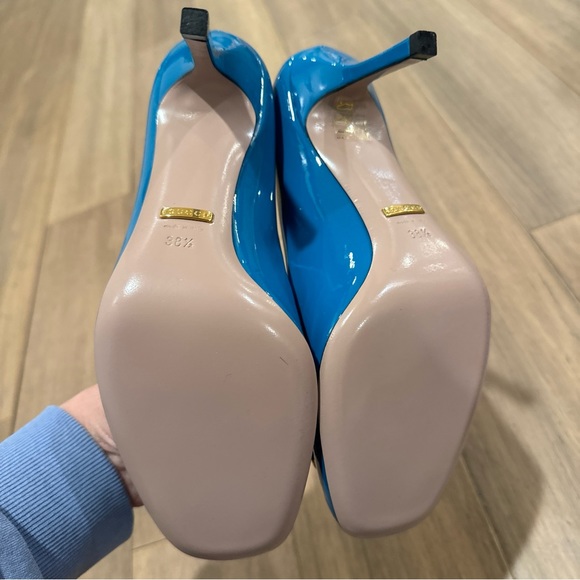 Gucci  Patent Leather Pumps Gold Buckle 38.5 NEW $689 - Picture 4 of 7